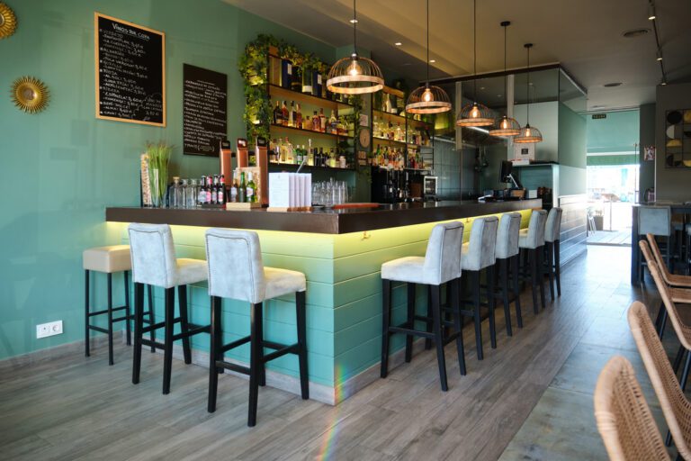 bar and restaurant Flooring